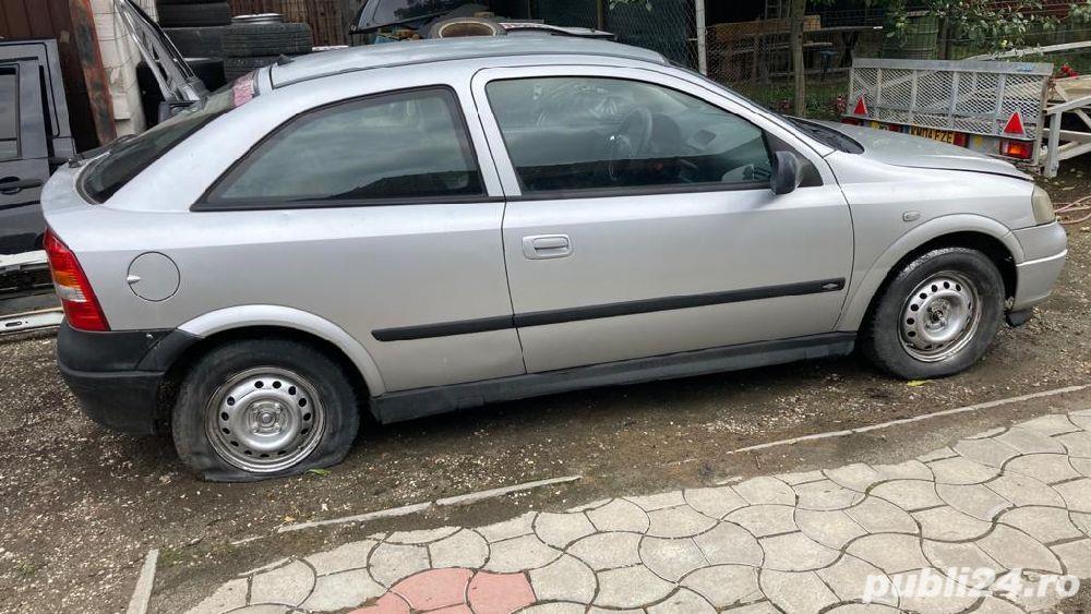 Dezmembrez opel astra G coupe 3 usi 1.2 benzina Euro 4 an.2004