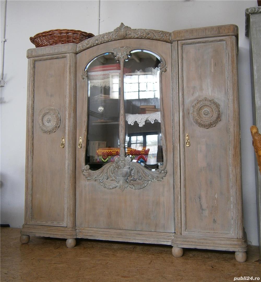 Sifonier vechi din lemn masiv de stejar reconditionat (Dulap/Mobila)