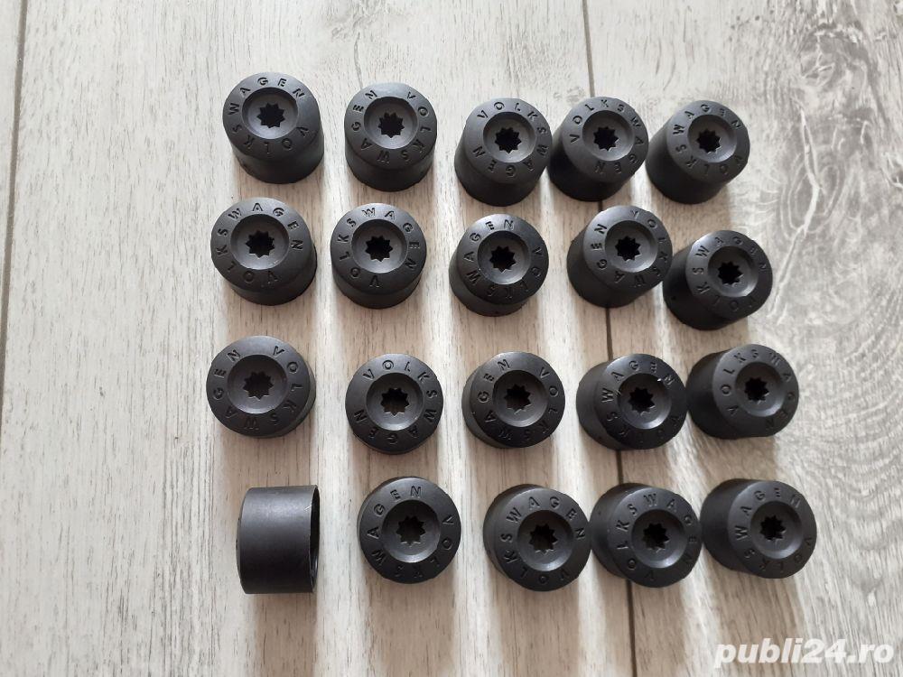 Capace Originale pentru prezoane, WV Passat B8, ca si noi...20 bucati