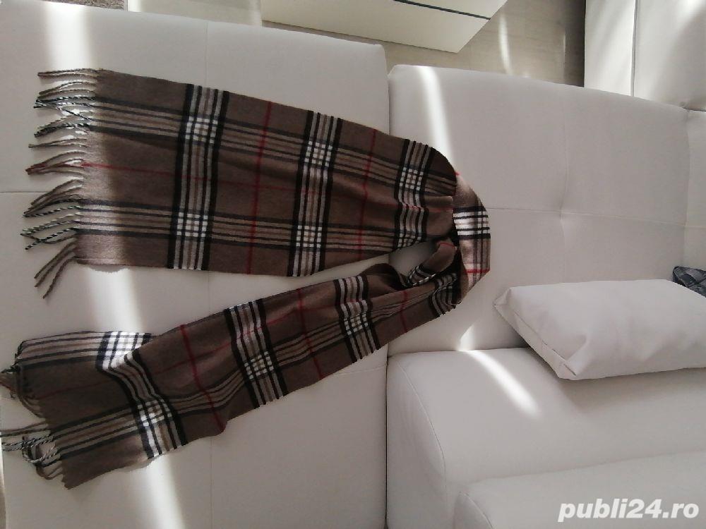 Vând fular bărbătesc, produs de calitate nou nouț. 