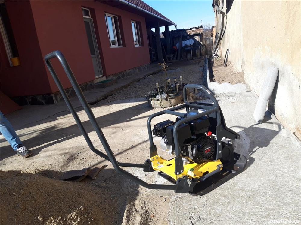 Inchiriez placa compactoare,80 kg