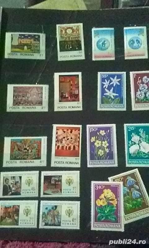 De vanzare clasor cu 179 de timbre.