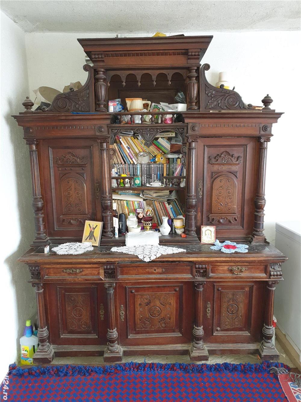 Mobilier de colectie