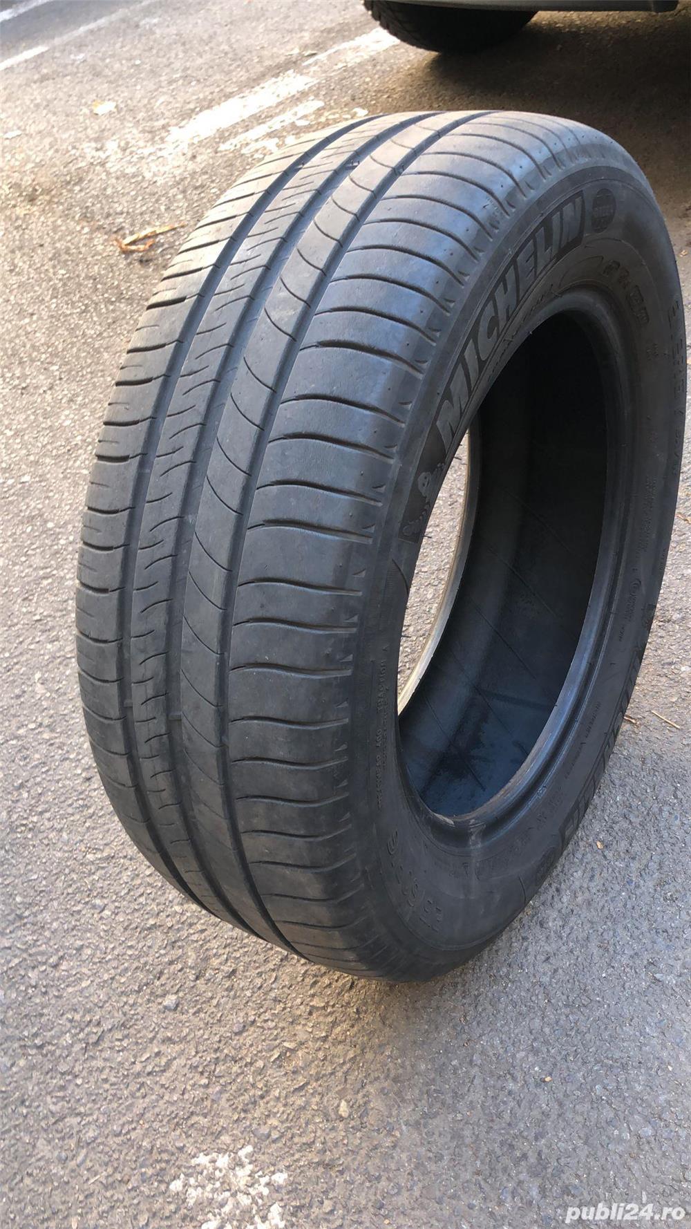 Michelin  Energy Saver 215 / 60 R16