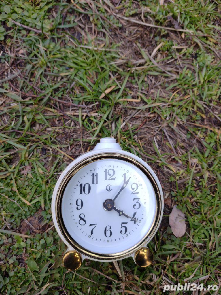 ceas de masă vechi