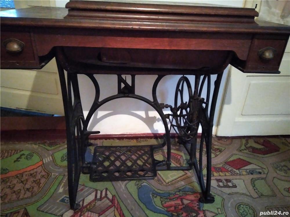 Masina de cusut Naumann