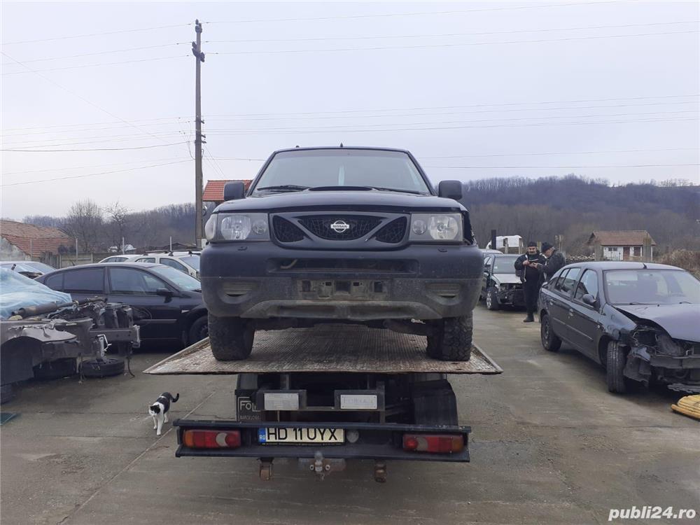 Dezmembrez nissan terrano ii 5p  2.7 tdi 125cp an 2002  