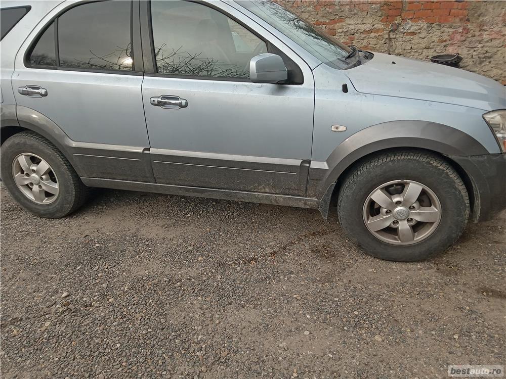 Dezmembrez Kia Sorento 2009