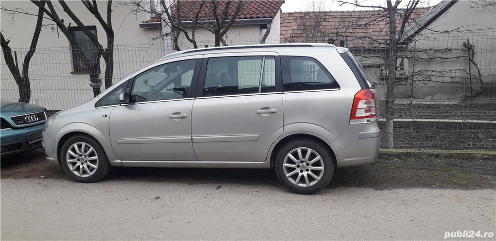 Dezmembrez opel zafira din 2006