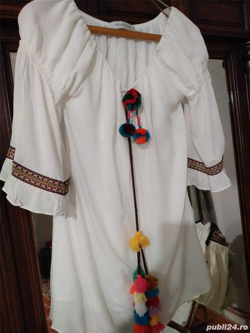 Bluziță deosebită , cu accesorii canacei