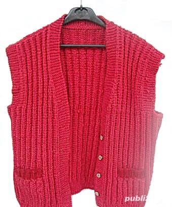 Vesta din lana groasa, crosetata manual, pentru dama