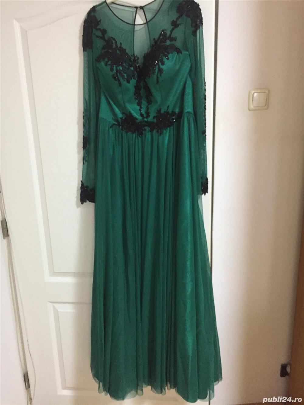 Vand rochie de gala la super preț 