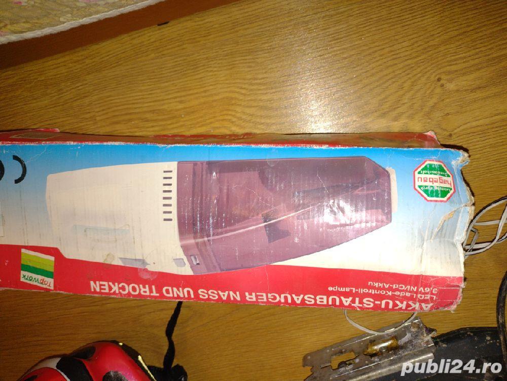 aspirator mic de masina