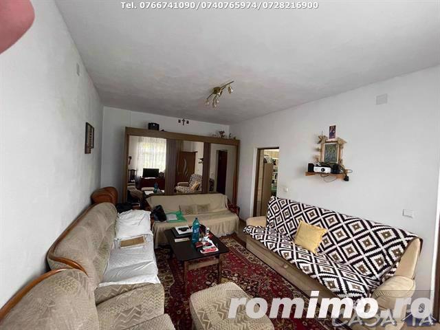 Casa 3 Camere, Strada Zambilelor