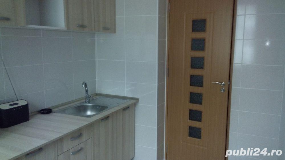 Inchiriez Camere in apartament de 3 camere mobilat si utilat, pentru studenti sau tineri angajati.