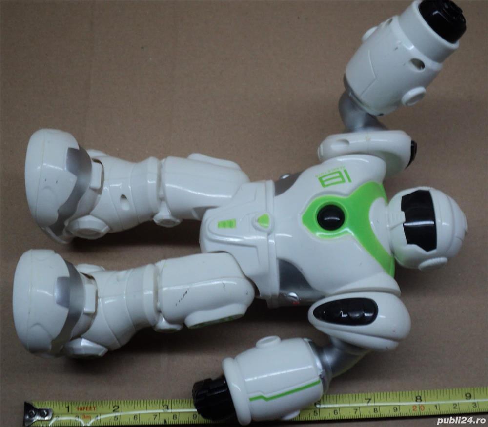 Jucarie robotel electric