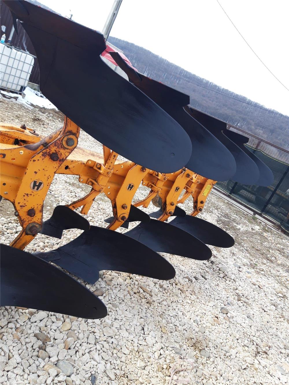 Plug Kuhn Master 120, vopsea originala, 4 brazde reversibile, vopsea originala, piese originale. Plu