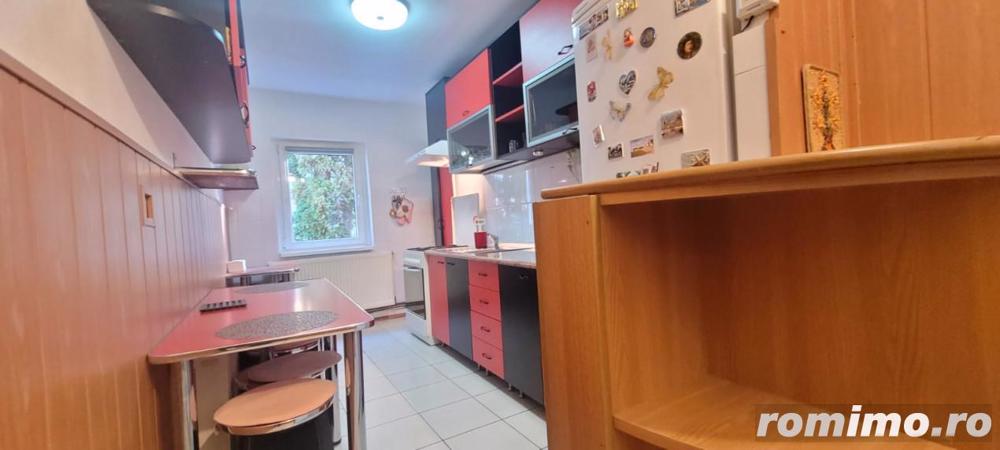 Apartament cu 3 camere in Centrul Civic (strada Harmanului)