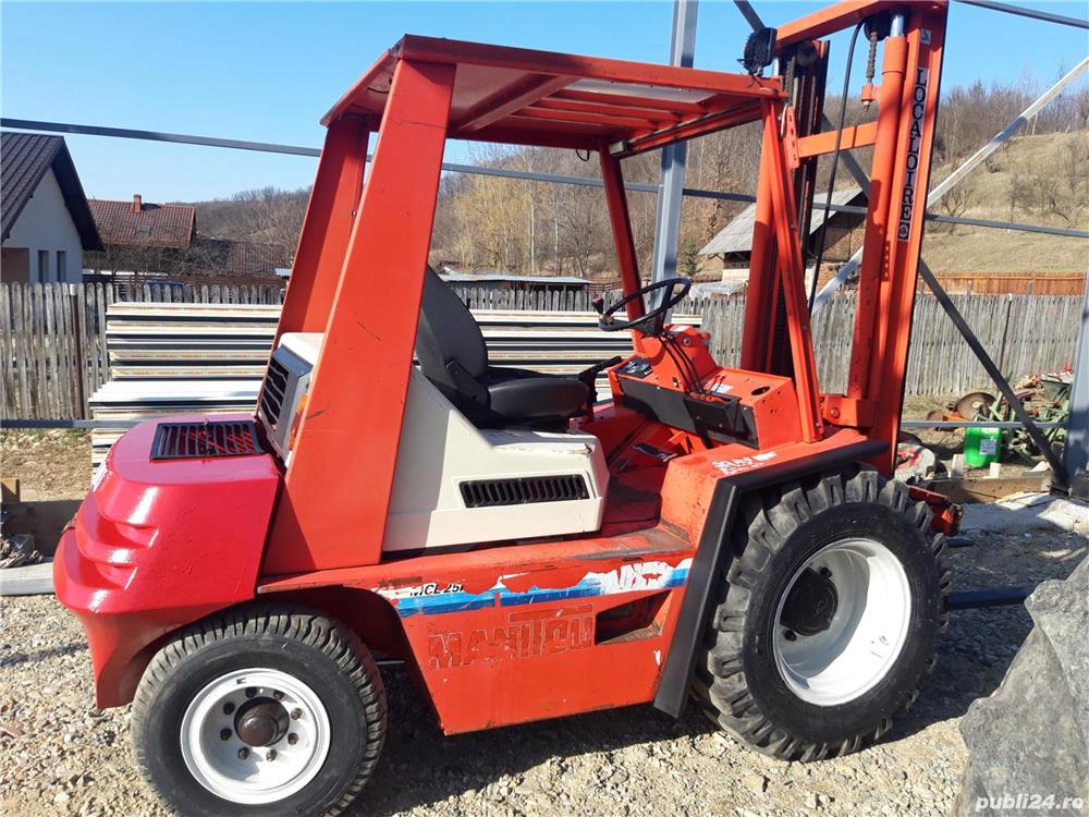 Motostivuitor Manitou, ridica 4 metri / 2,5 tone, anvelope noi, motor nou.