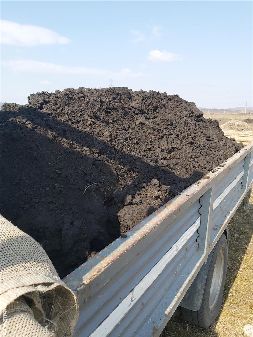 pamant negru vegetal 120 lei mc,inclusiv transportul