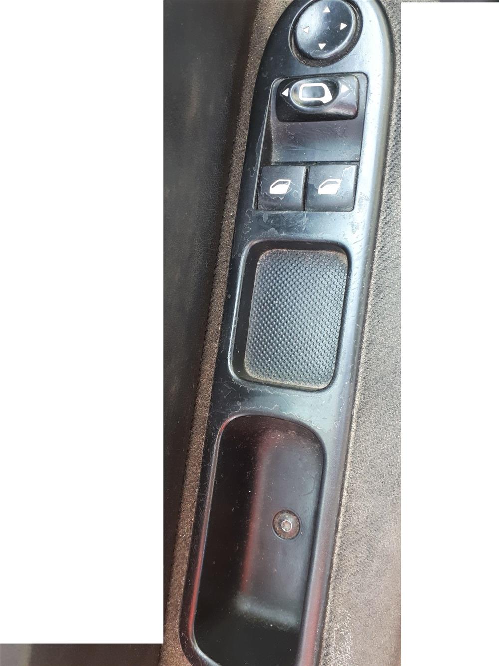 Butoane / Comanda geam stanga Peugeot 307