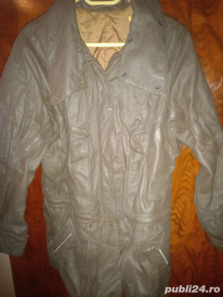 vând haina de piele