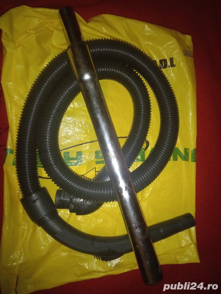 vând accesorii pentru aspirator 