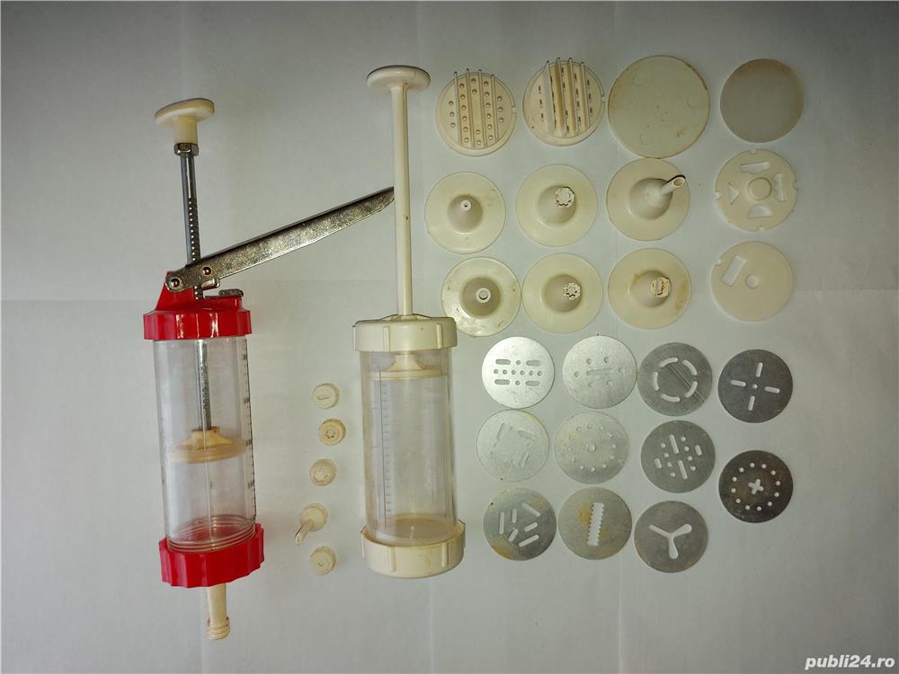 Set vechi cofetarie cu cremaliera, pentru ornat 32 piese cu sabloane pentru ornarea decorarea prajit