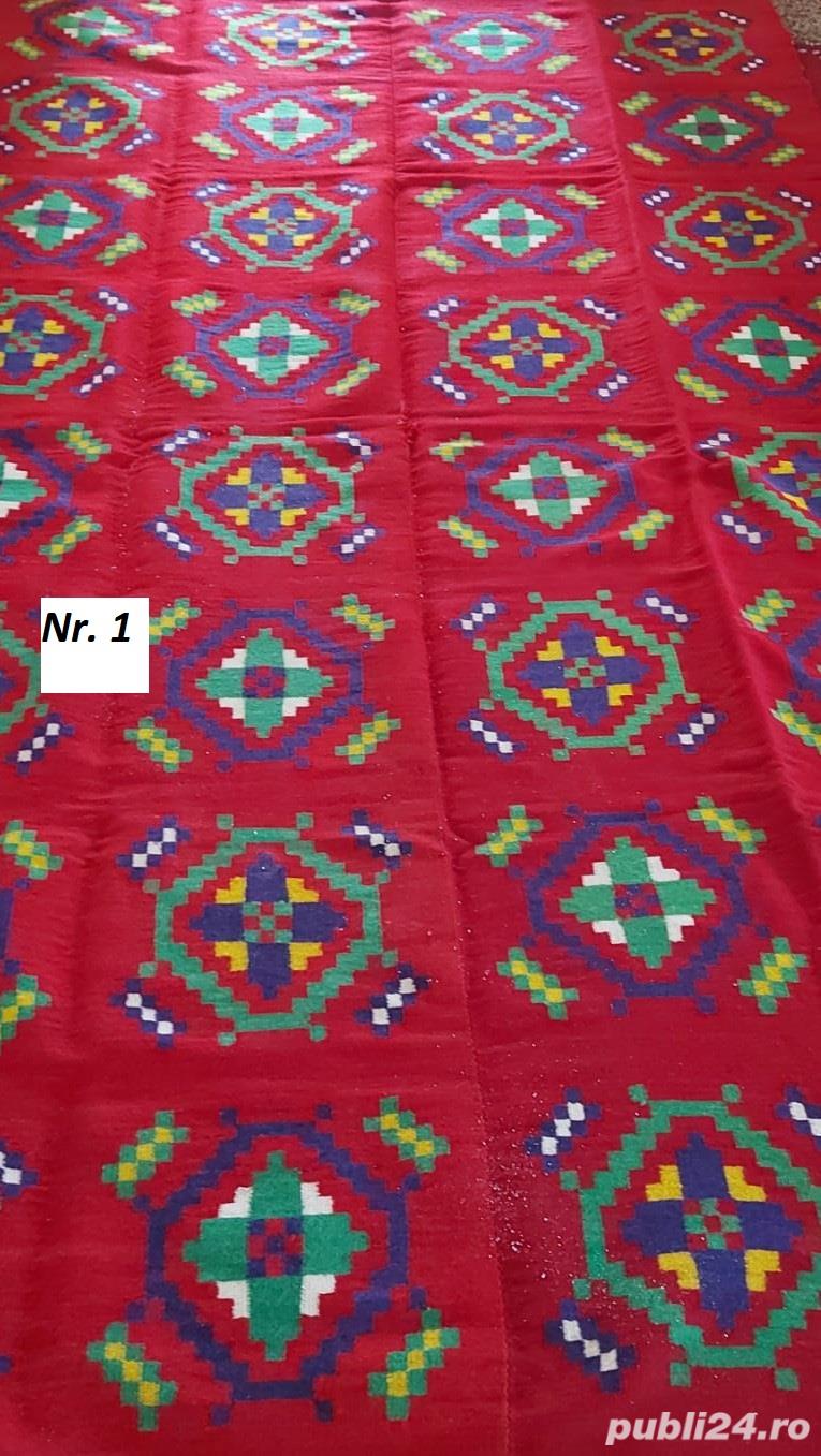 Vând covoare oltenești și macate, cu două fețe, noi, în stare impecabilă, toate țesute manual