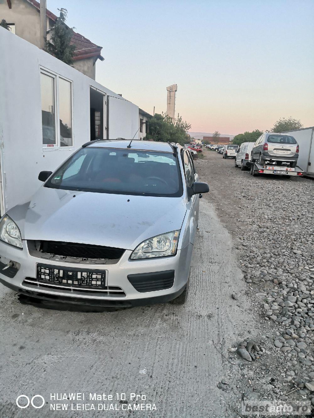 Dezmembrez ford focus 2