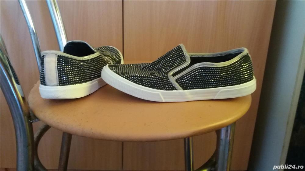 Vând balerini GRACELAND negri cu pietricele, nr. 37!