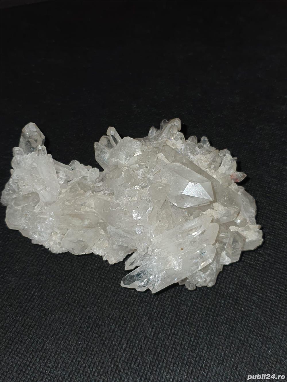 Floare de mina, cristal cuart transparent