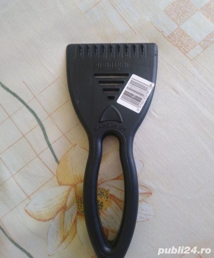 Raclete noi pentru gheata, extrem de rezistente - din UK