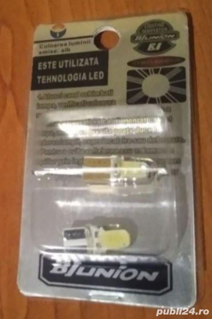 Set nou doua becuri auto cu Led de la Blunion, culoate alb, CanBus, T10 W5W