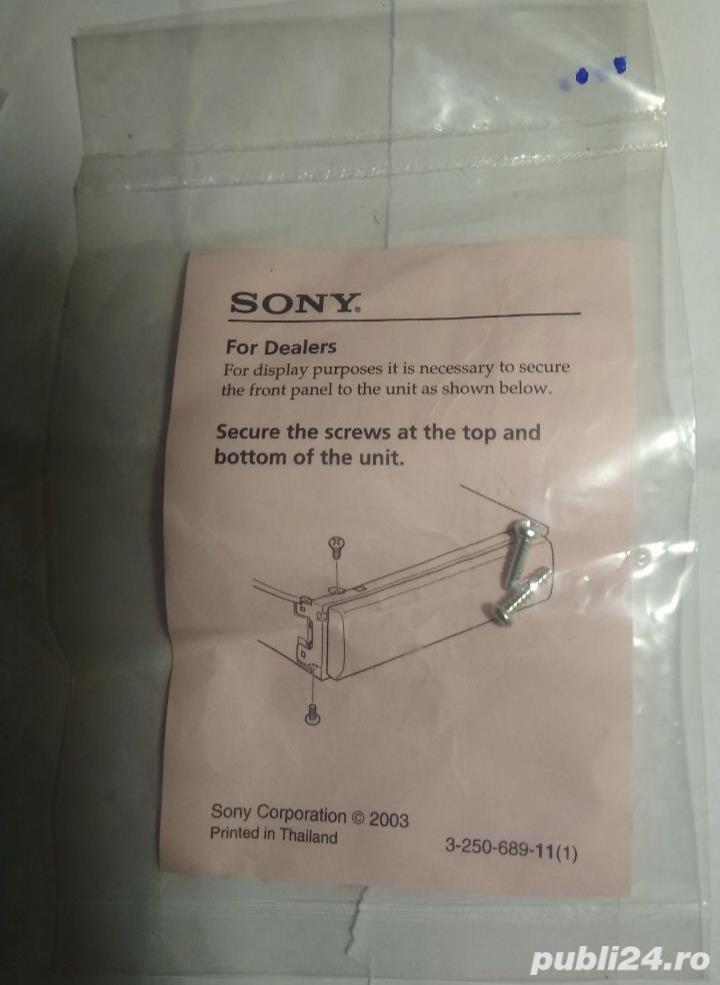 Set suruburi originale de la dealer auto - fixare suport player Sony