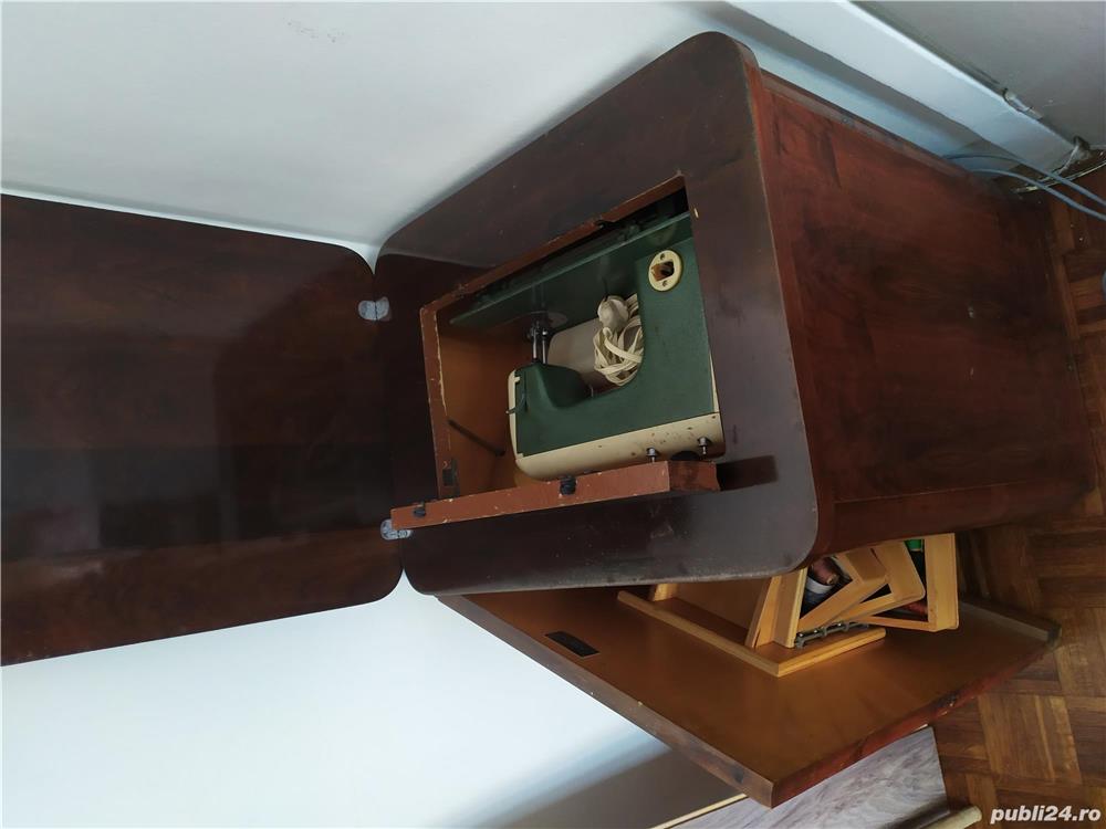Mașina de cusut de epocă 