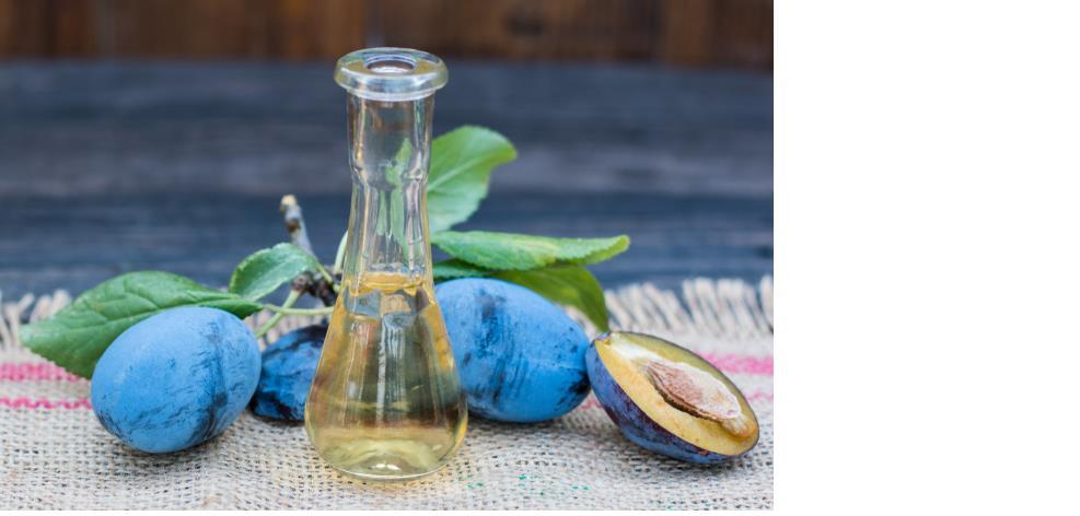 Palinca de prune Maramures