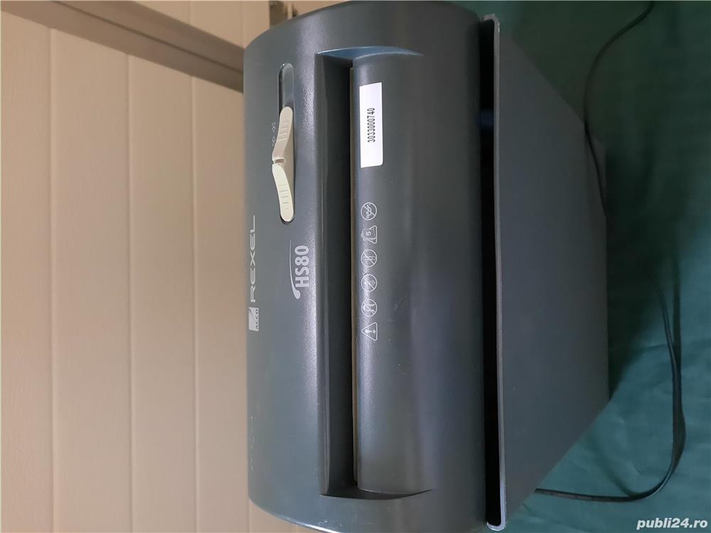 Vand distrugator (masina de tocat) documente,carduri,cd etc.