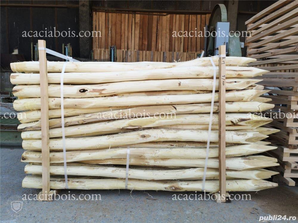 Stalpi rezistenti din lemn de salcam