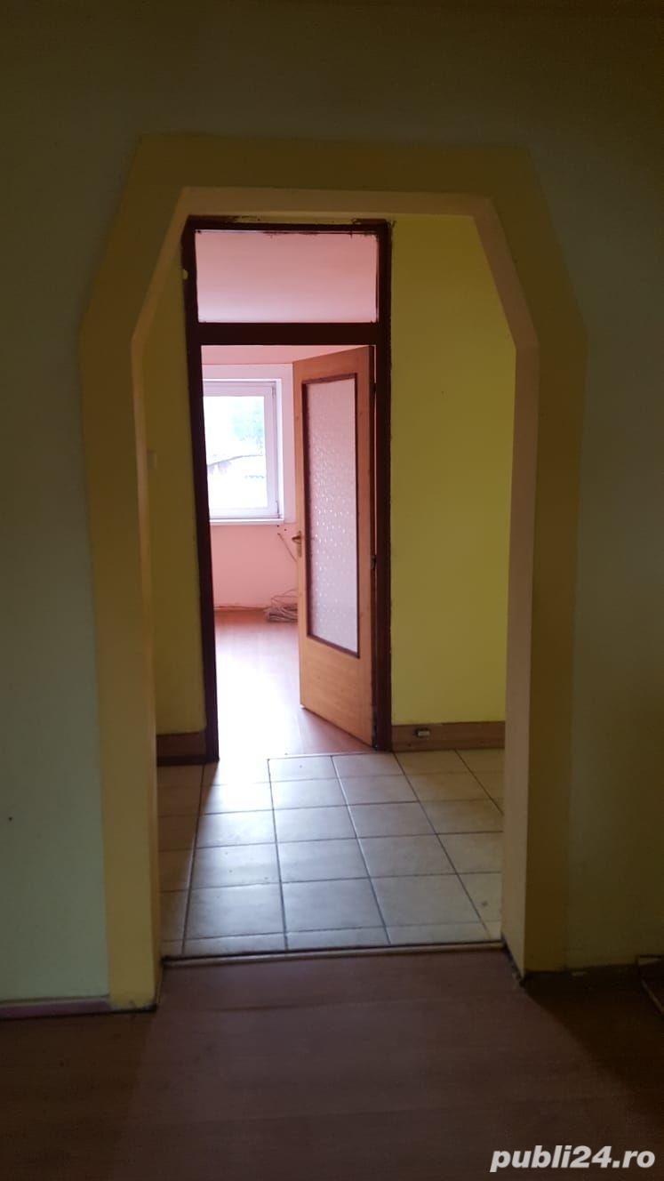 Vand apartament 4 camere