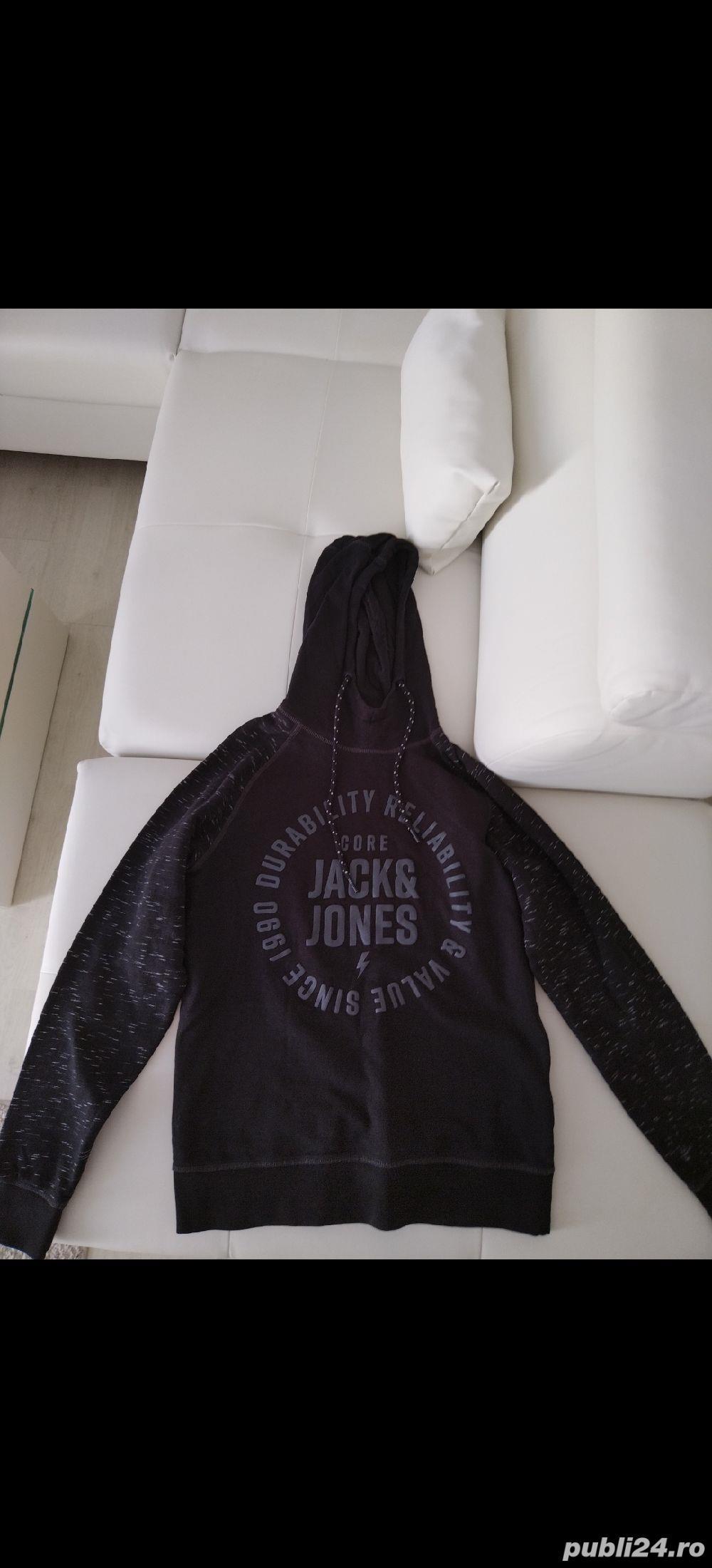 Vând hanorac Jack&Jones, produs de calitate superioara produs de IMPORT, marimea S. 