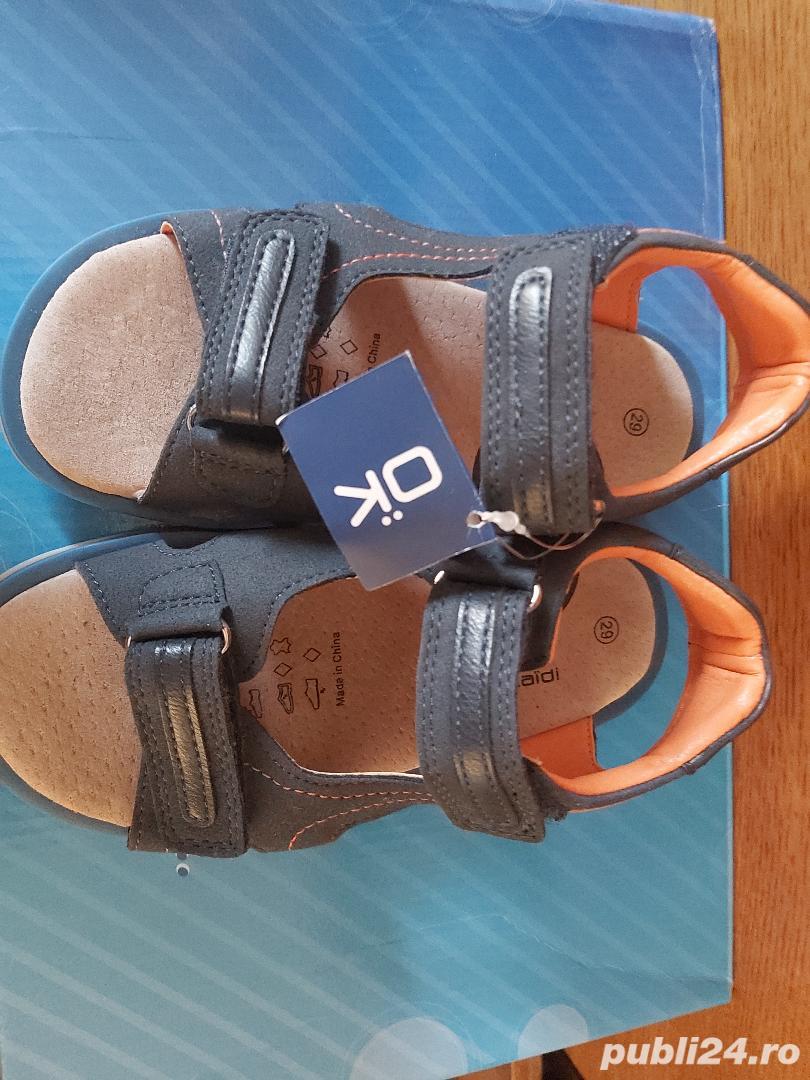 Sandale noi, cu eticheta, reglabile, cu scai, pt copii, masura 29