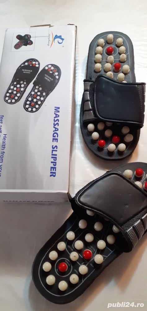 Vand 2 perechi slapi medicinali cu presopunctura m 38-39 si 42-43