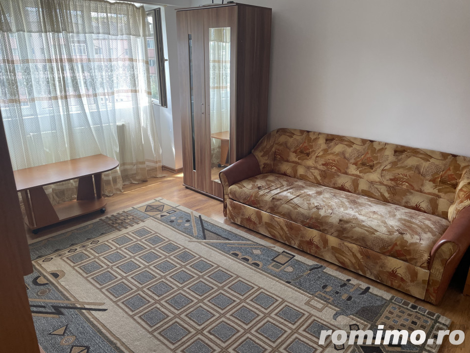 Apartament cu 2 camere de vanzare, decomandat, 60 mp, Dealul Florilor