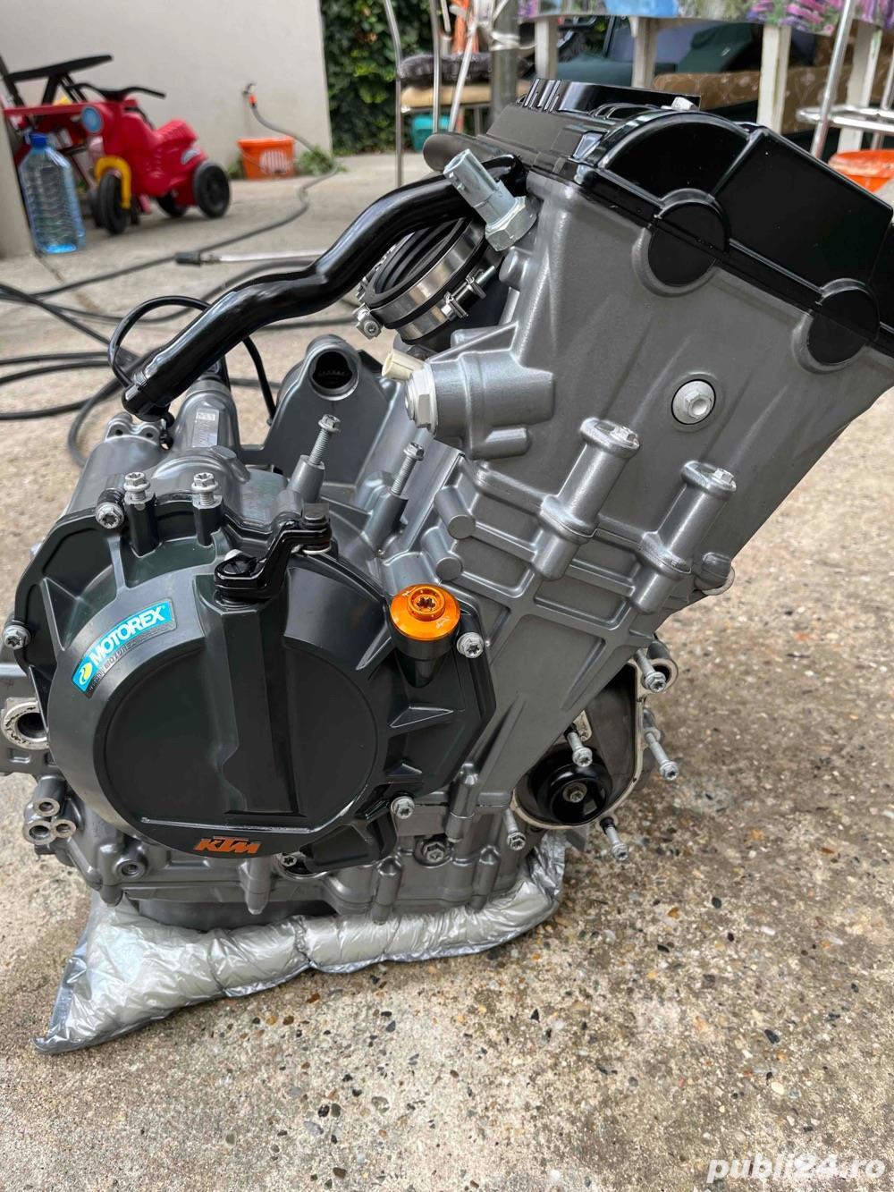 Vand motor pe piese sau complet Ktm Duke 790 si Toba terminala