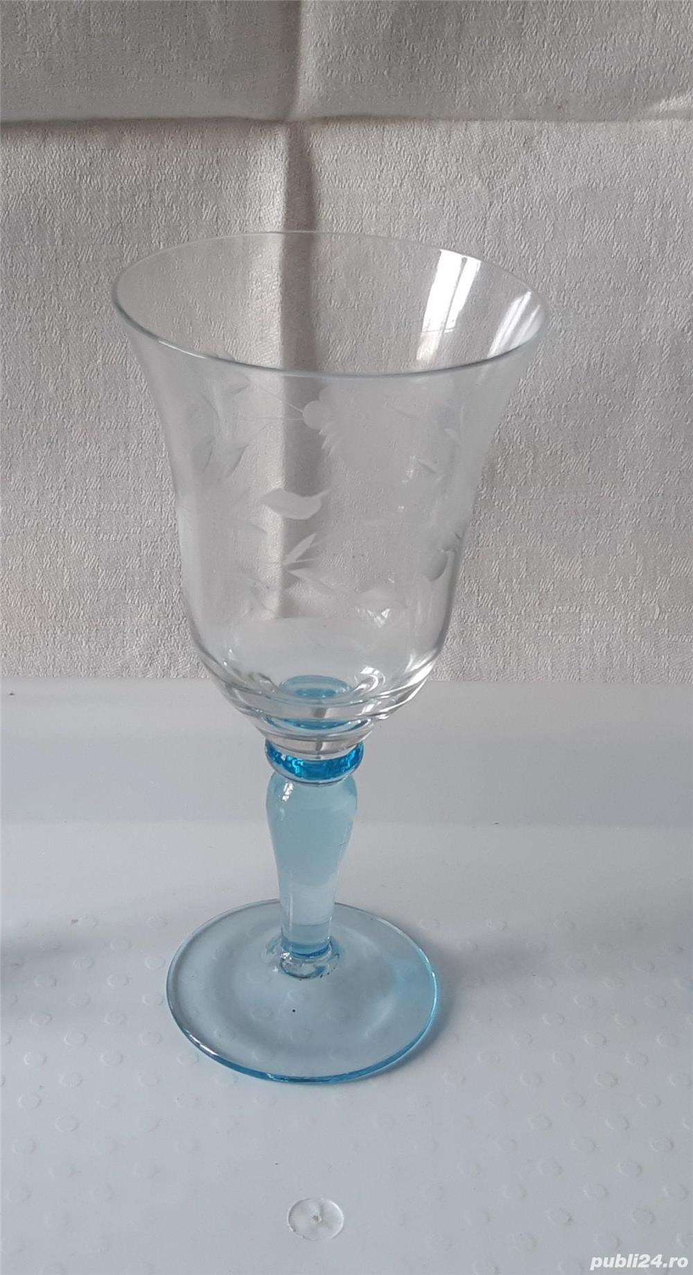 Vand seturi de pahare