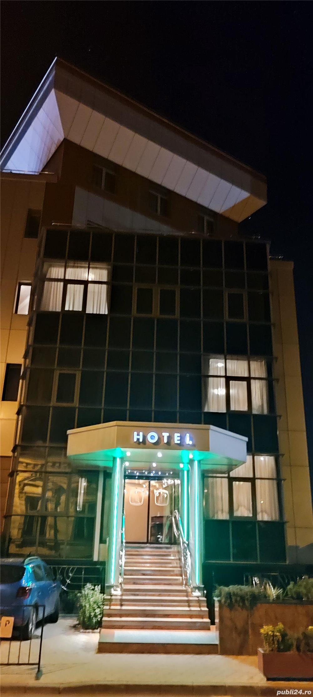 receptioner hotel