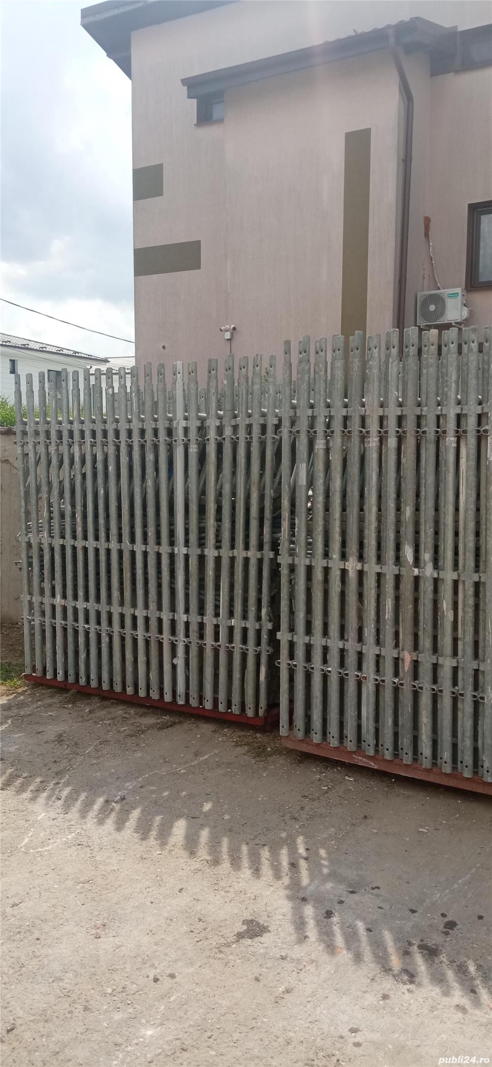 De închiriat popii schela 