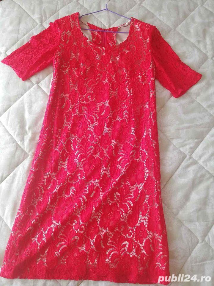 Vând rochiță dantelă