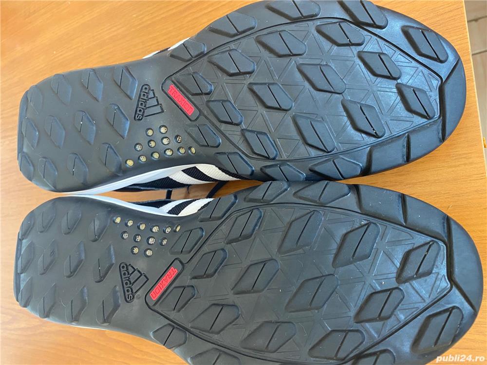 Vand 3 perechi adidasi diferiti